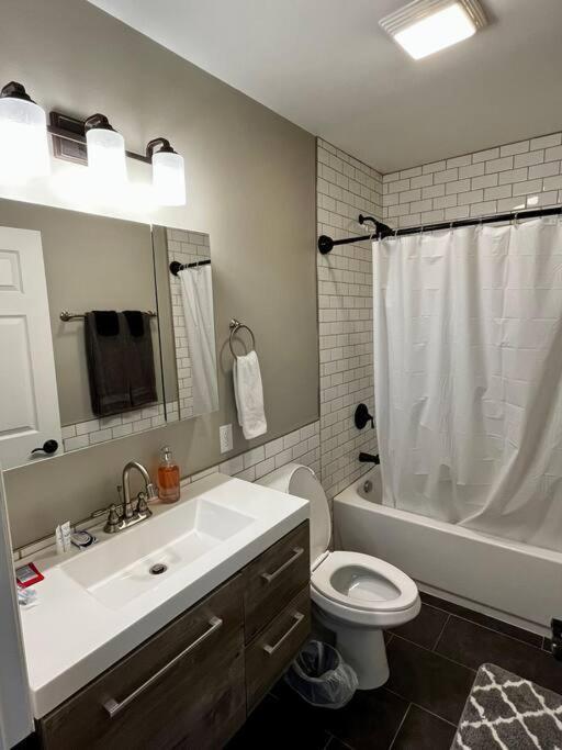 Downtown Albany 2 Bedroom + Workstation @ The Mark Exterior photo