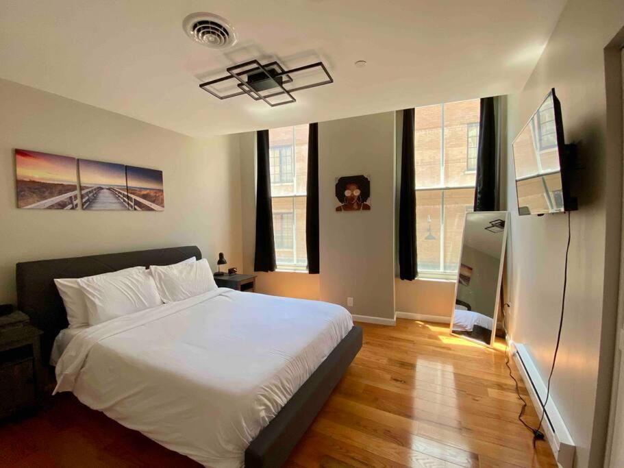 Downtown Albany 2 Bedroom + Workstation @ The Mark Exterior photo