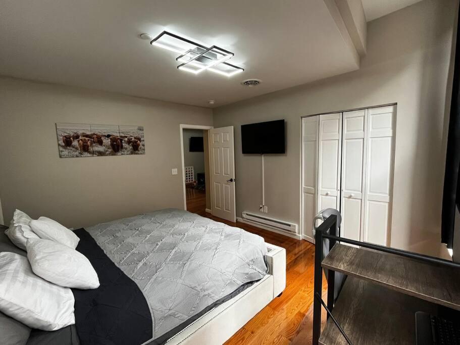 Downtown Albany 2 Bedroom + Workstation @ The Mark Exterior photo