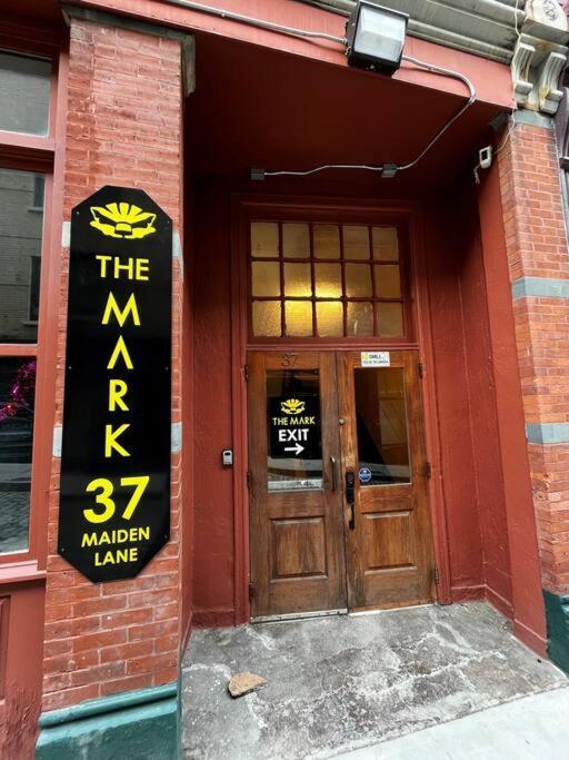 Downtown Albany 2 Bedroom + Workstation @ The Mark Exterior photo